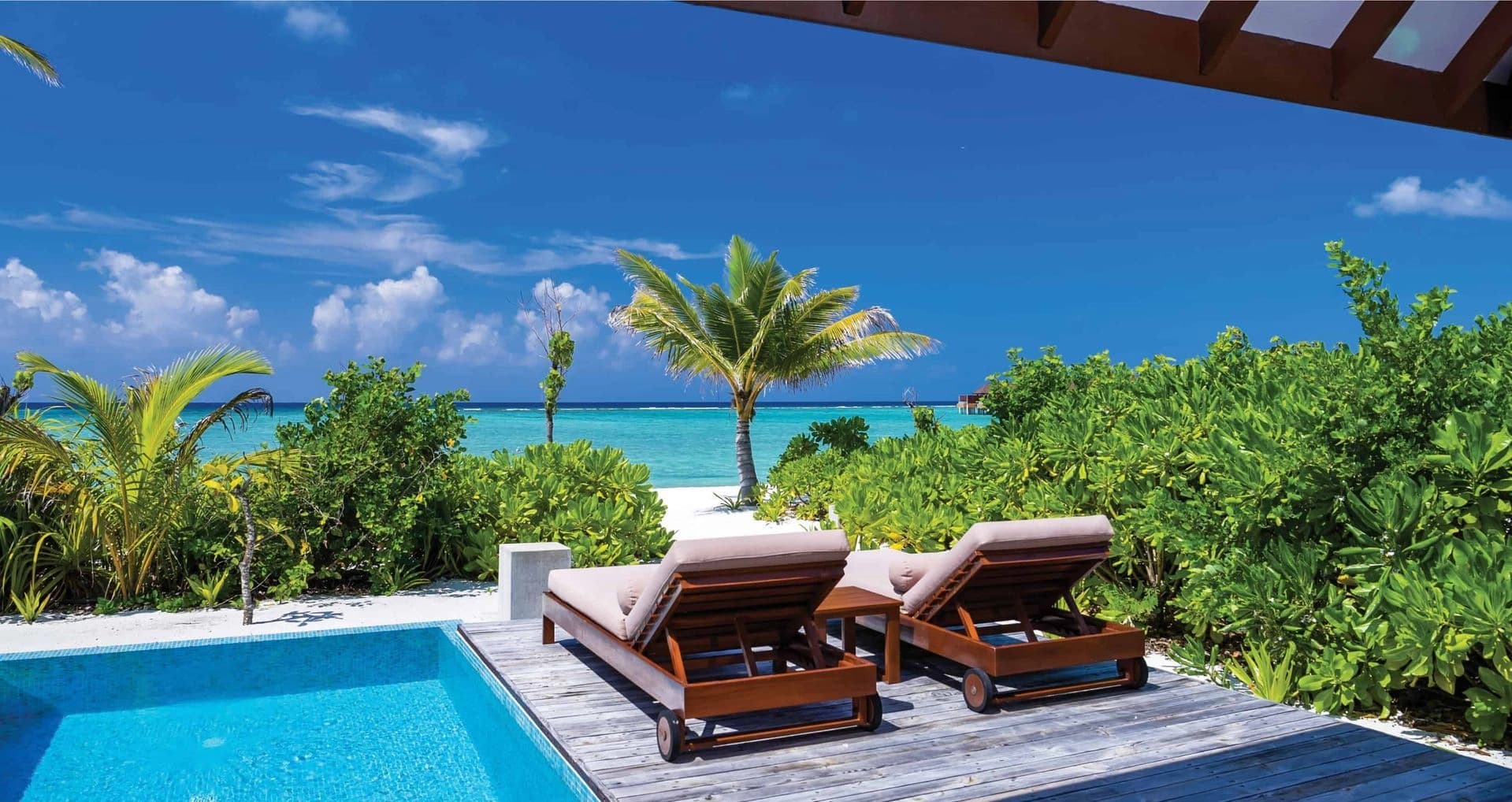 Beach Villa with Pool - Image 3