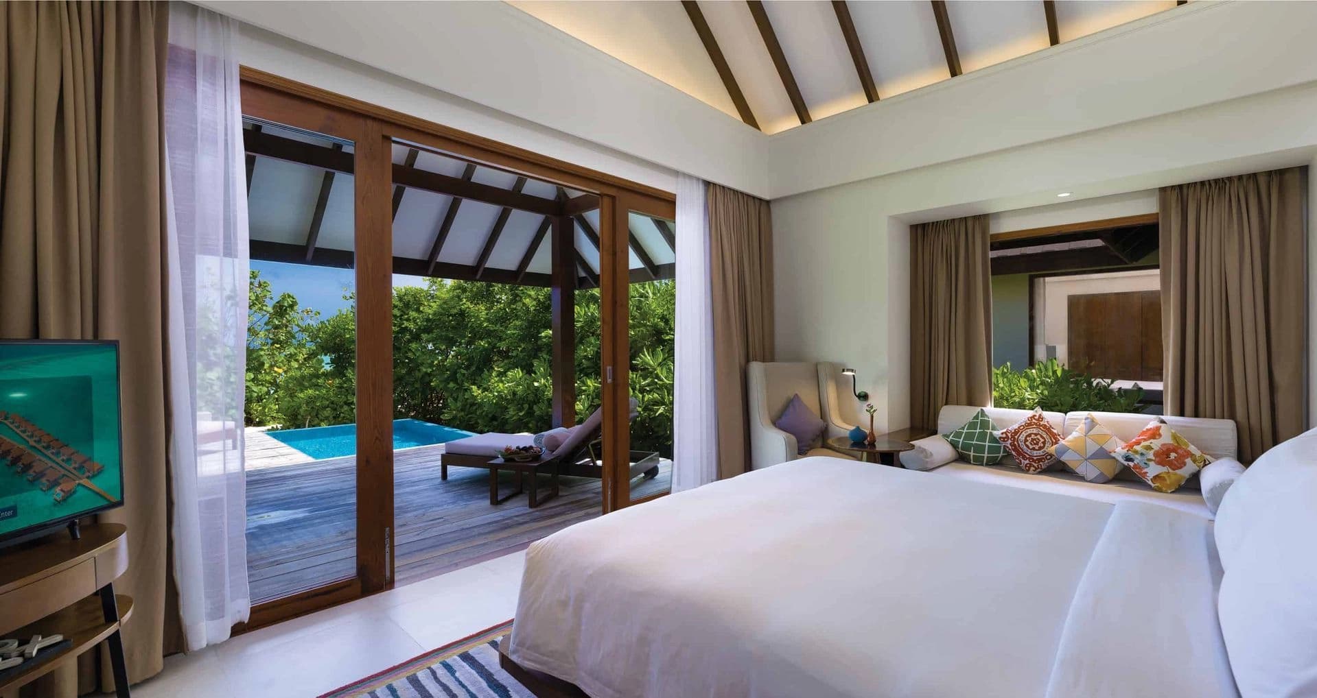 Two Bedroom Beach Villa With Pool - Image 2