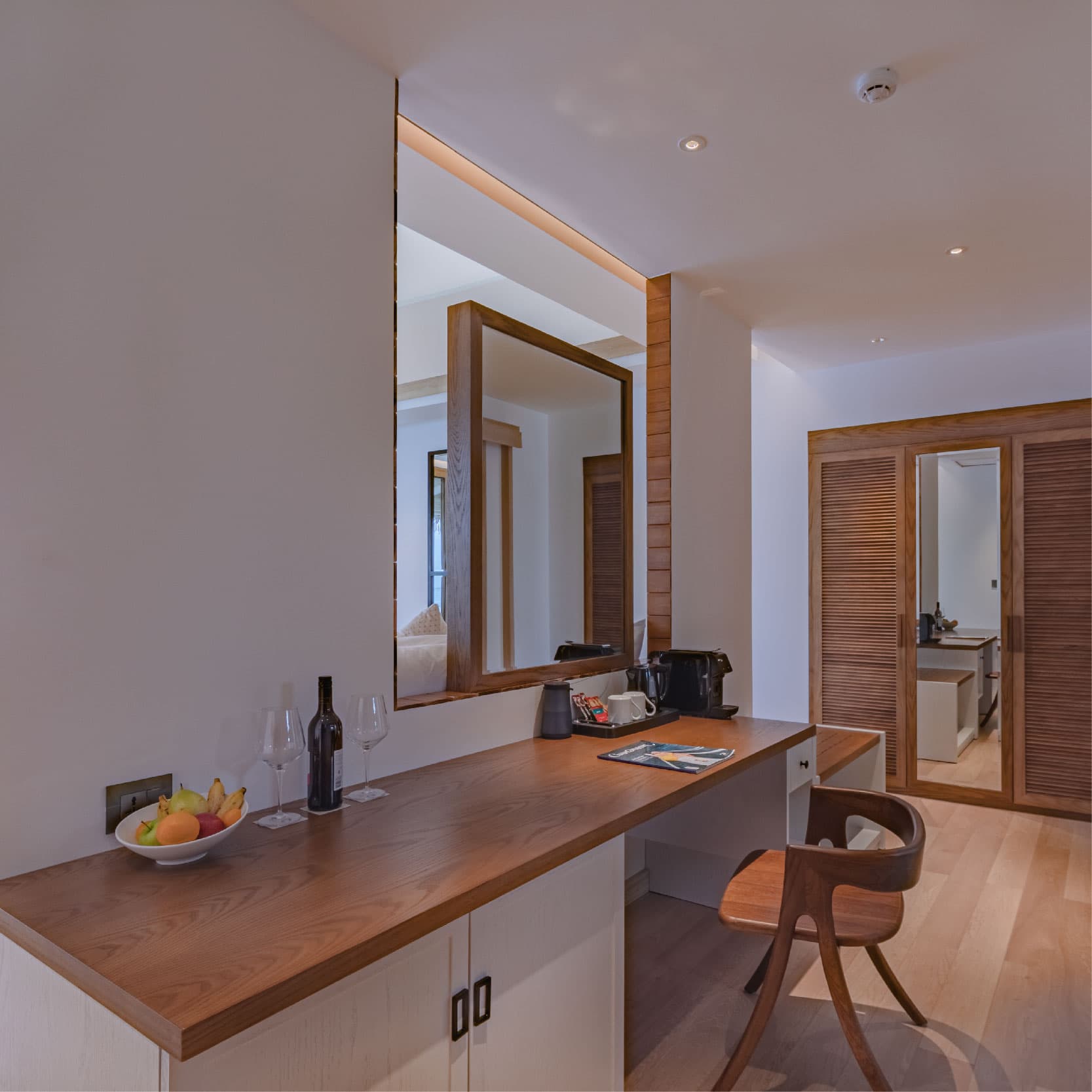 Water Bungalow - Image 3