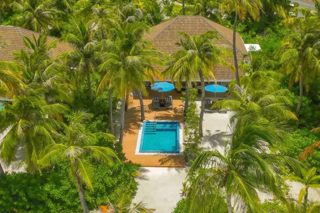 SAii Lagoon Maldives, by Hilton - 5-star resort in North Malé (Kaafu Atoll) featuring pristine beaches, crystal-clear lagoon, and overwater villas
