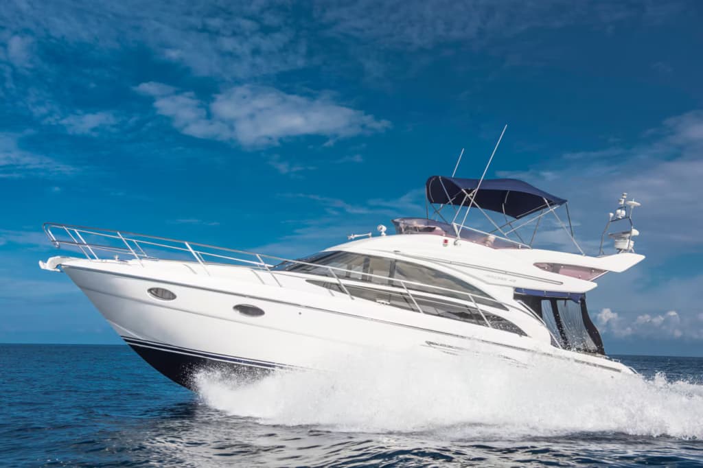 Glamorous Island Hopping - Image 2