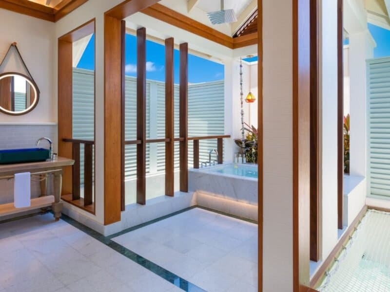 SunNest Water Pool Villa - OBLU SELECT Lobigili