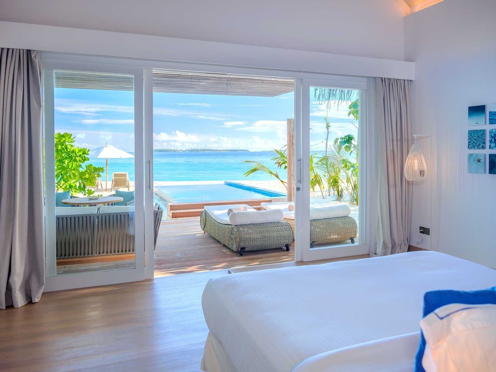 Sunset Beach Villa with Pool - Image 3