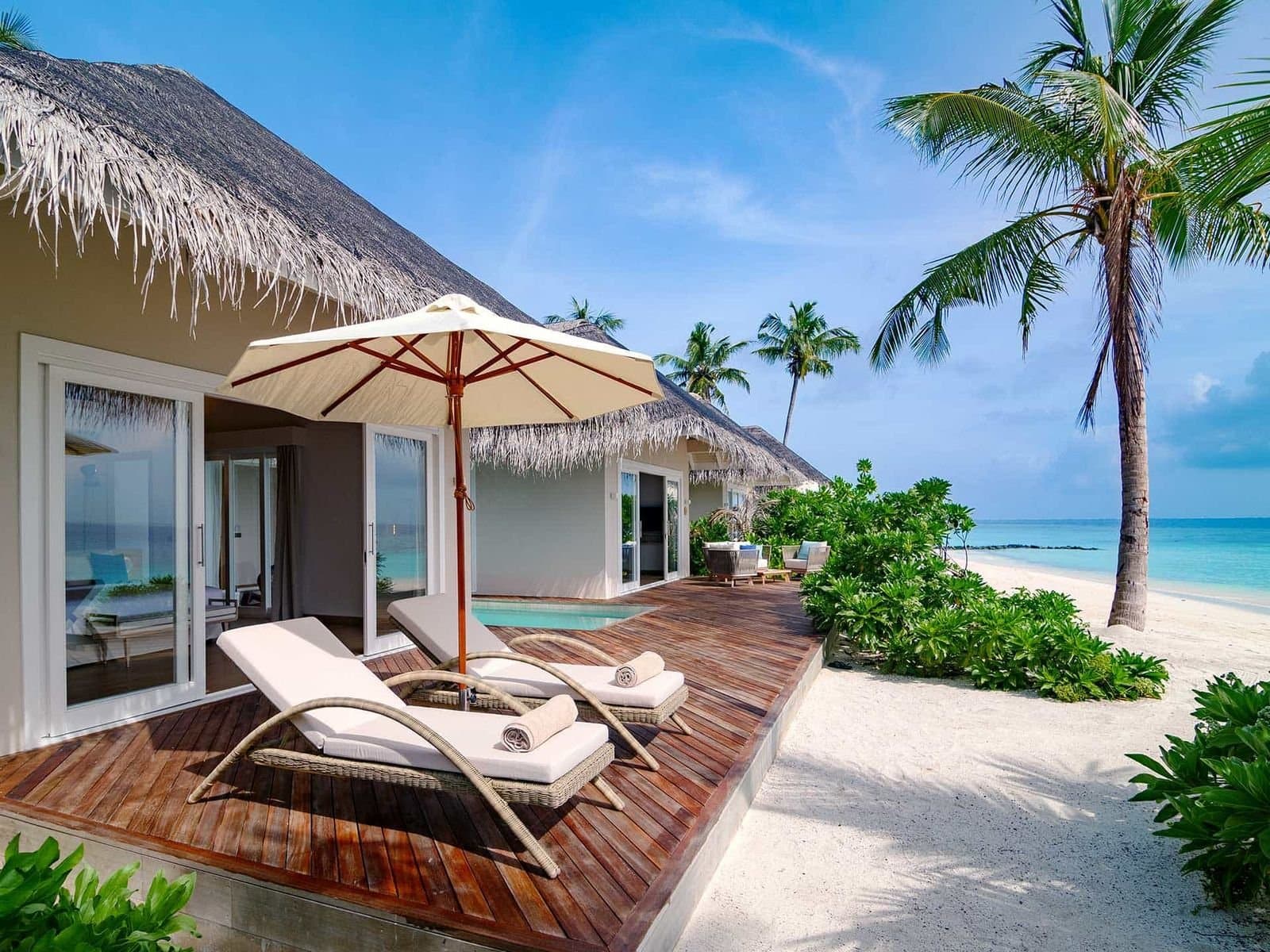 Deluxe Beach Suite With Pool - Image 3