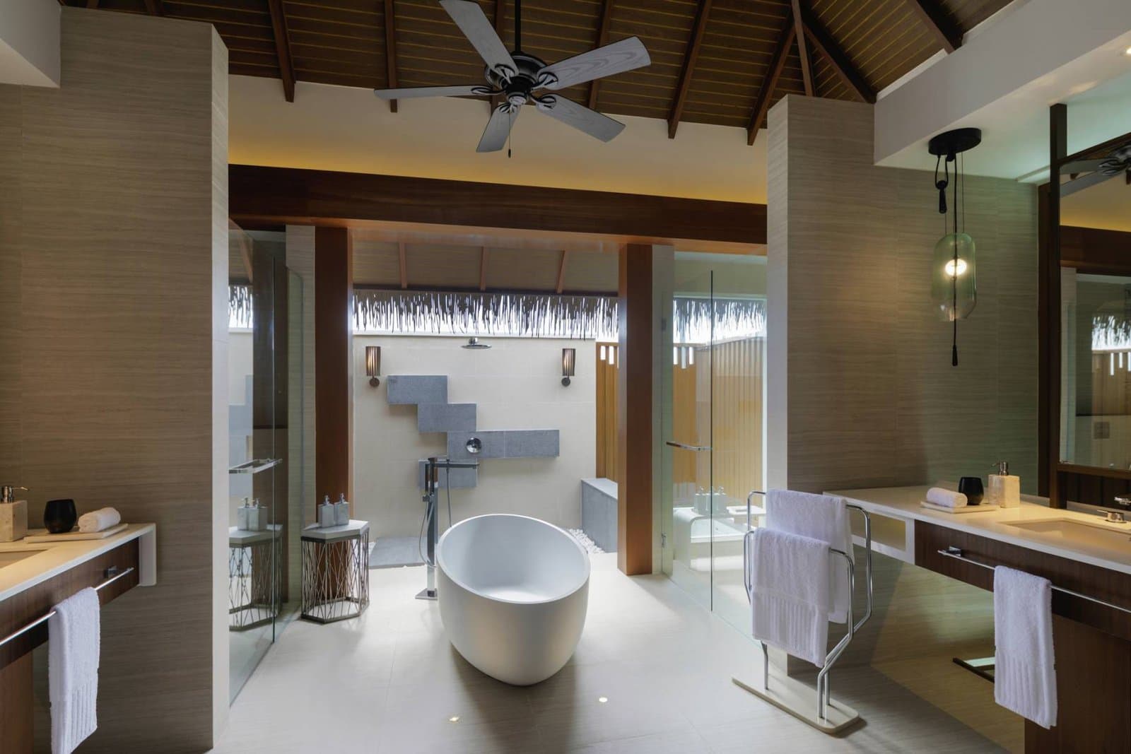 Ocean Pool Villa - Pullman Maamutaa - Image 3