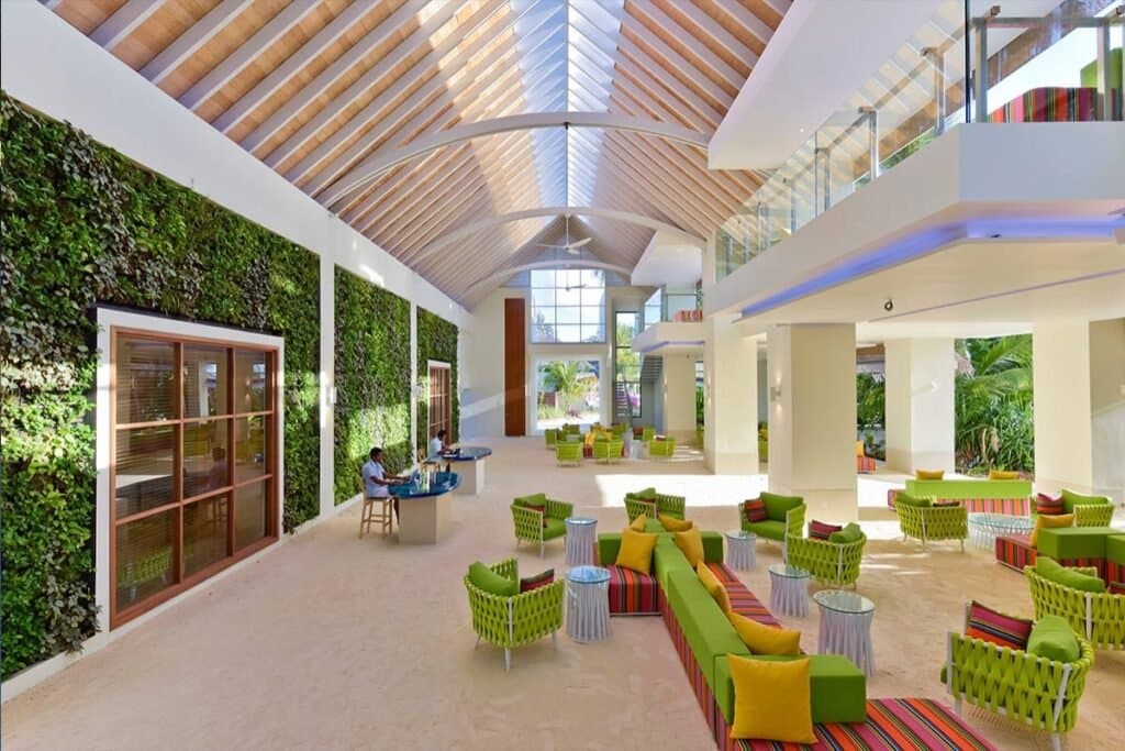 HQ & Den