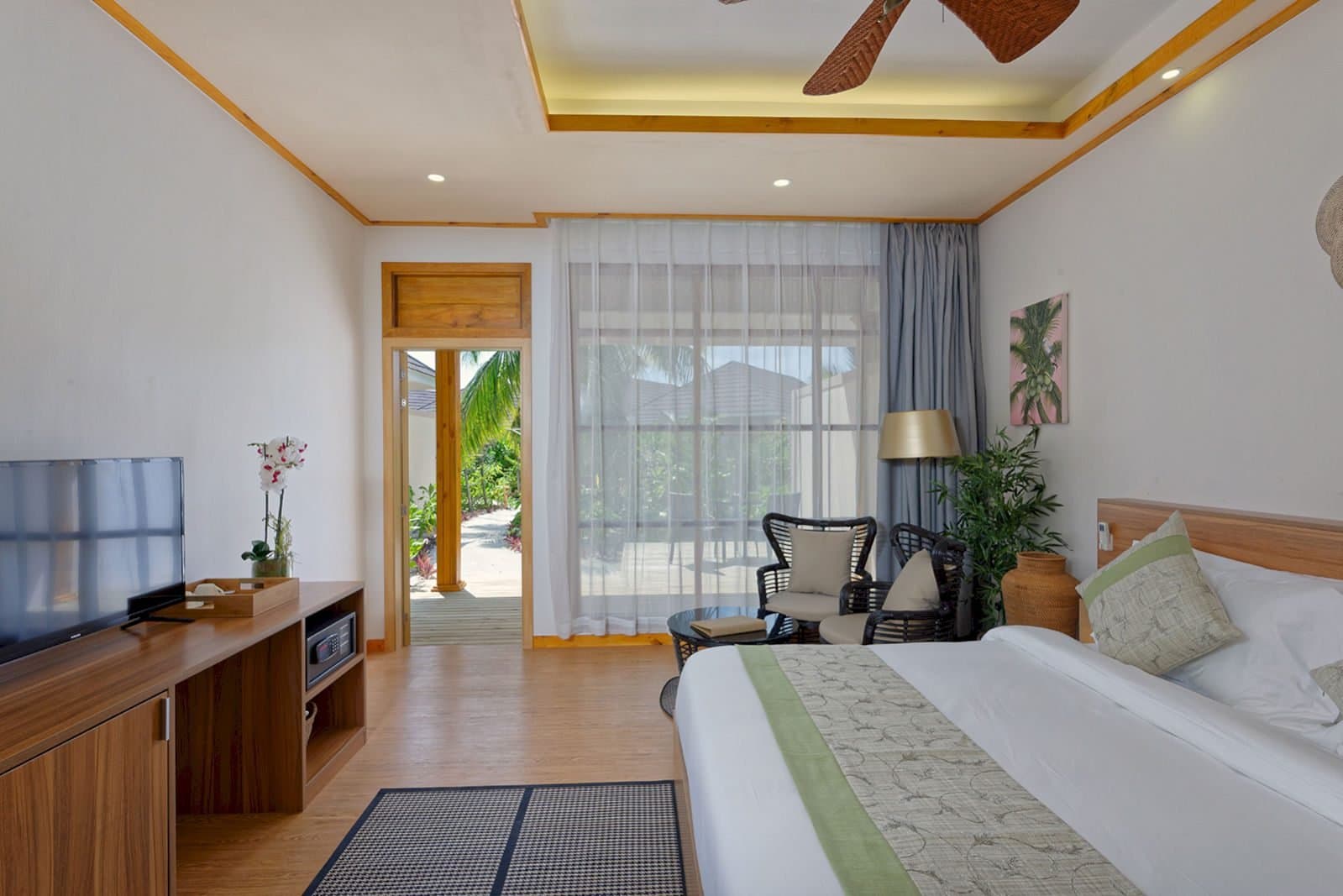 Bougain Villa - Brennia Kottefaru