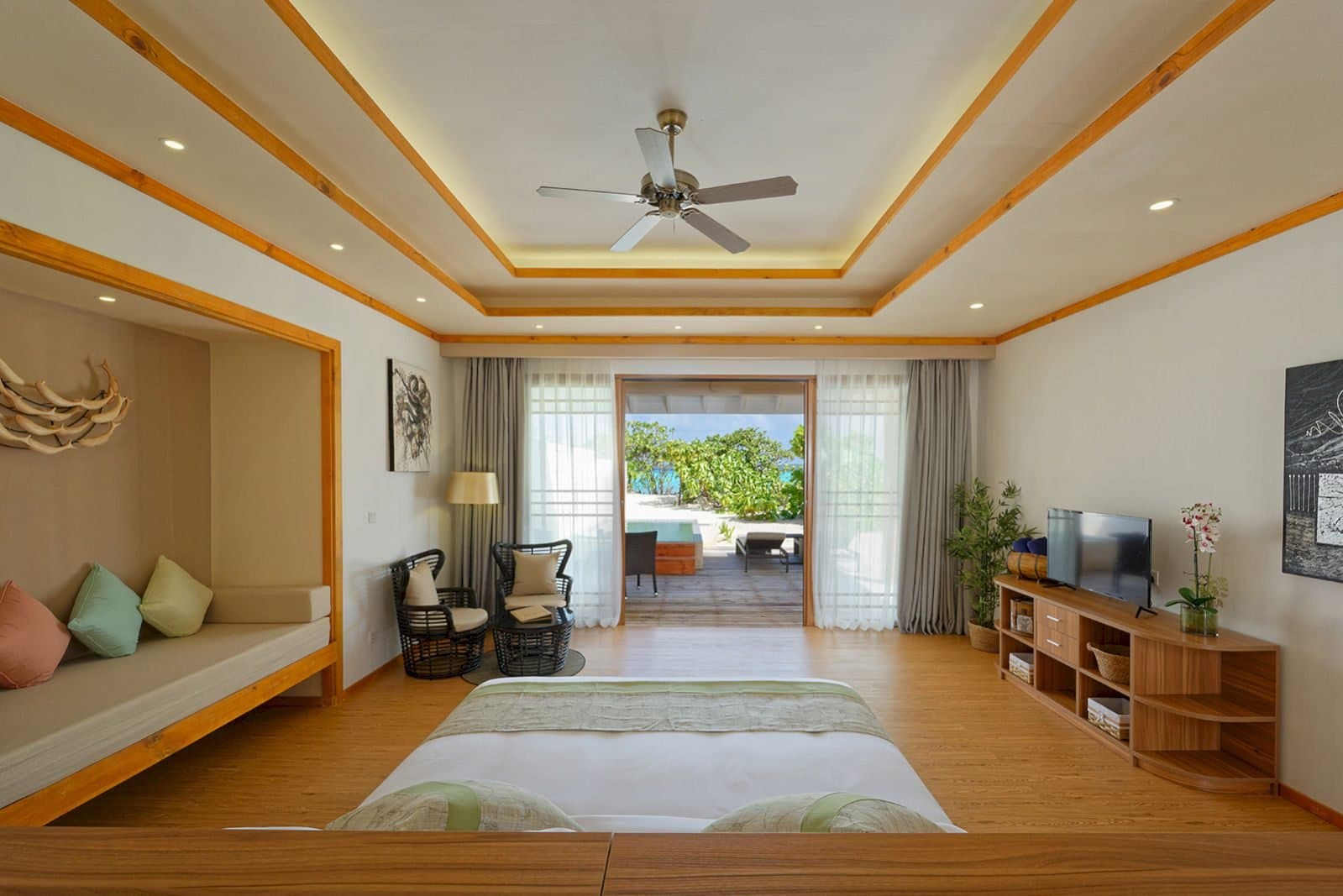Deluxe Beach Pool Villa - Image 2