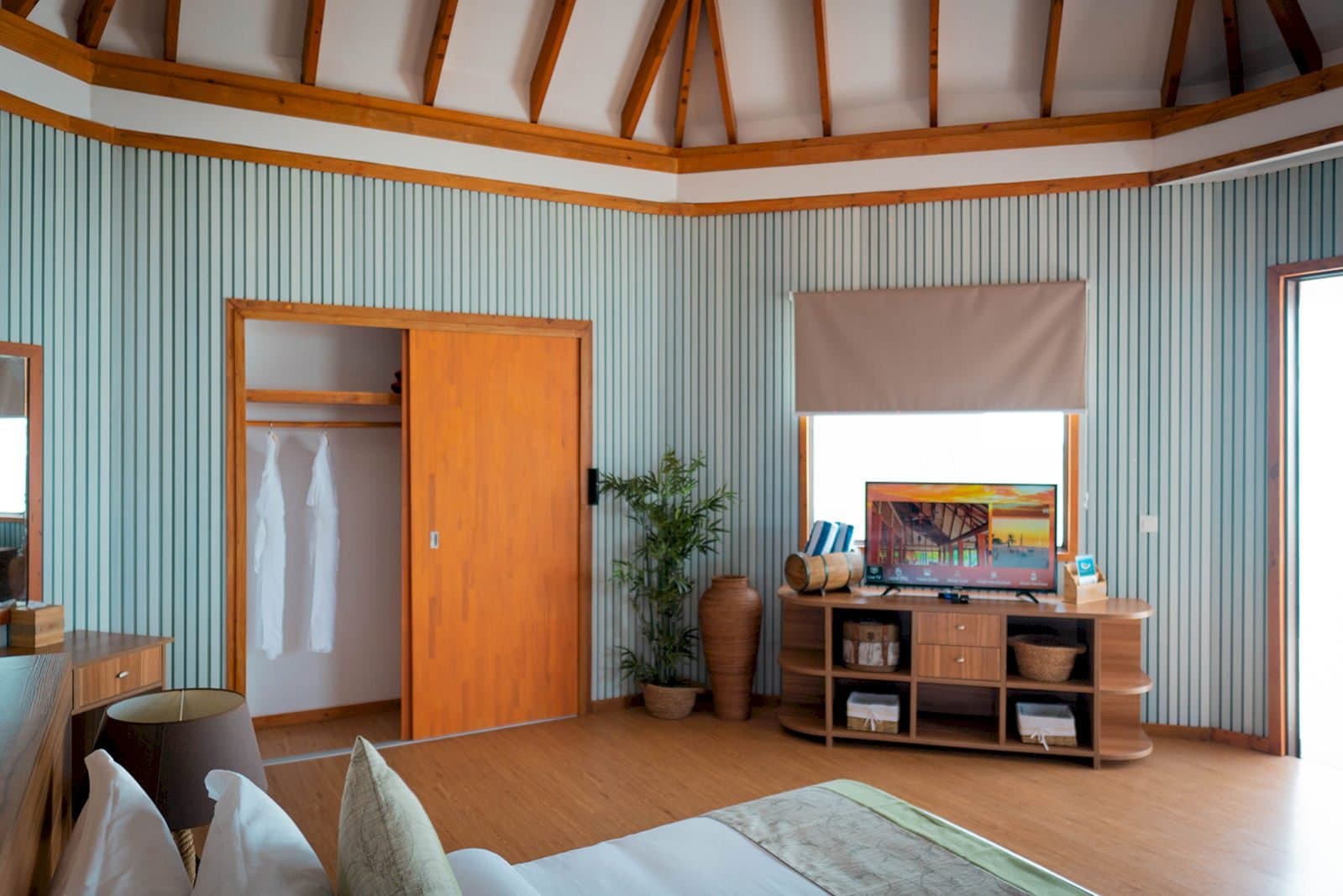 Over Water Suite with Pool - Image 4