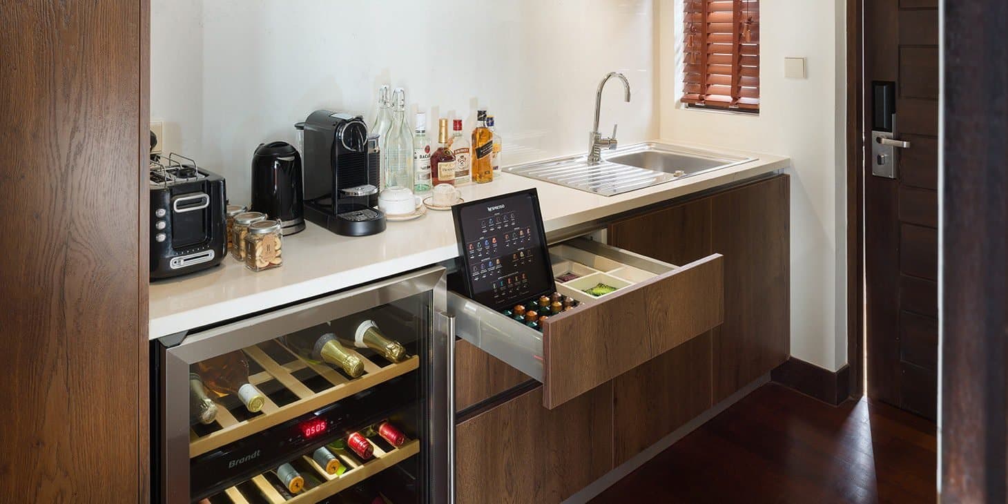 Overwater Ocean Suites with Infinity Pool - Image 3