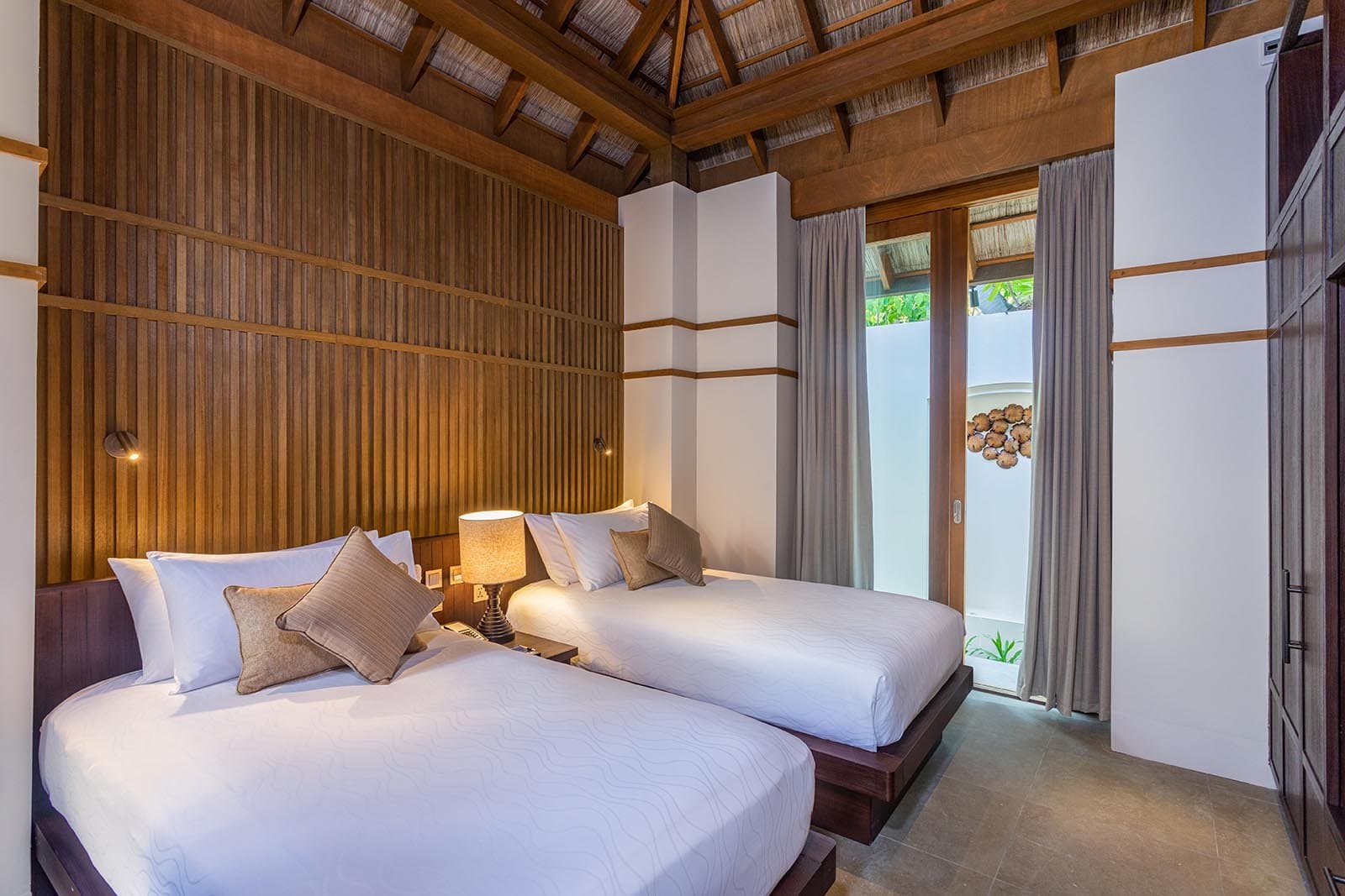 Three Bedroom Beach Suite With Pool - Image 3