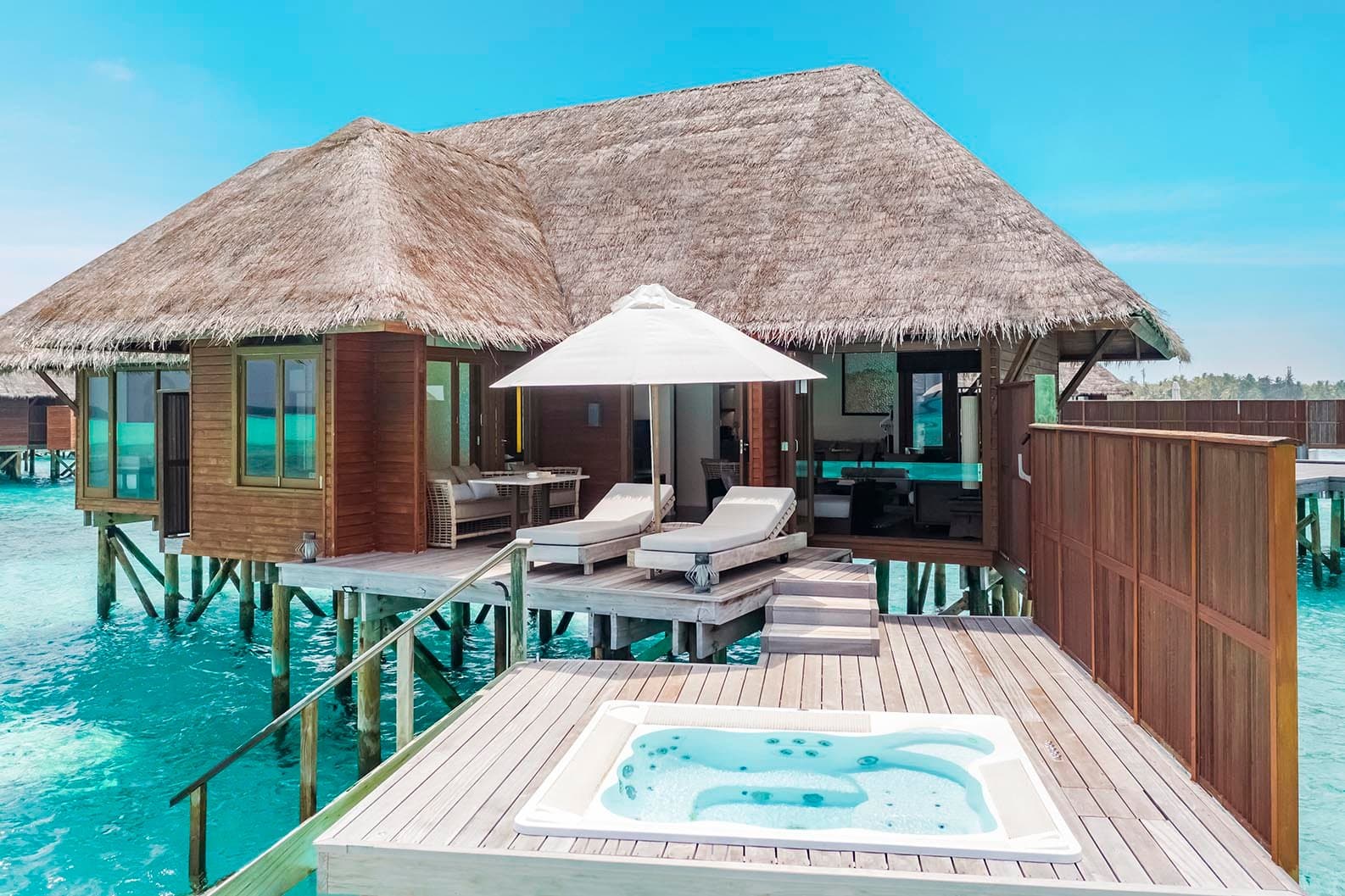 Grand Water Villa - Image 2