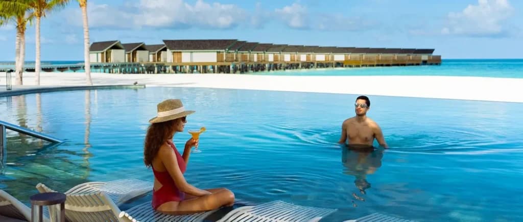 SOAQ Pool Bar