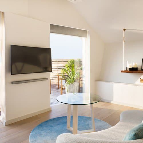 Romantic Pool Water Villa - Image 3