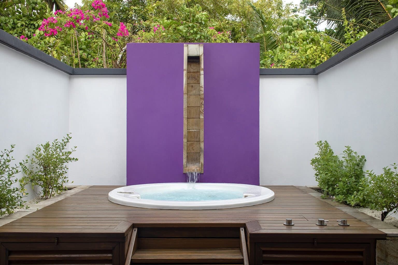 Beachfront Jet Pool Villa - Dhawa Ihuru