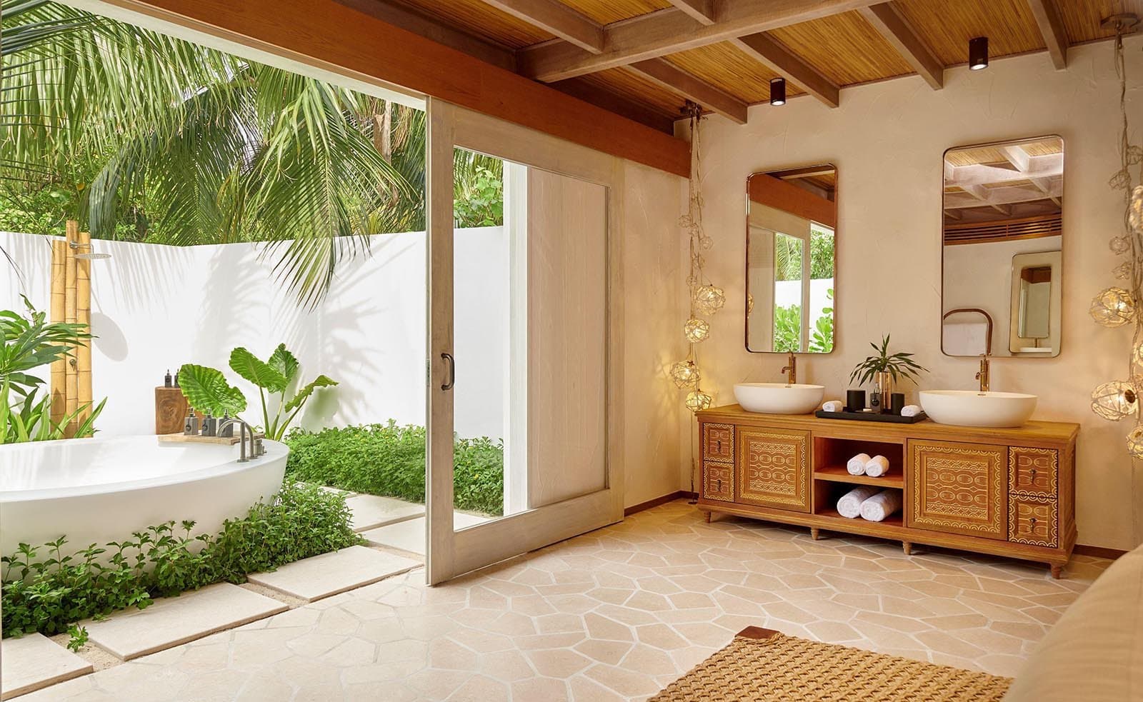 Deluxe Beach Sunset Villa with Private Pool - Image 3