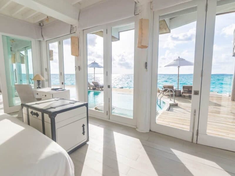 3 Bedroom Water Retreat with Slide - Image 2