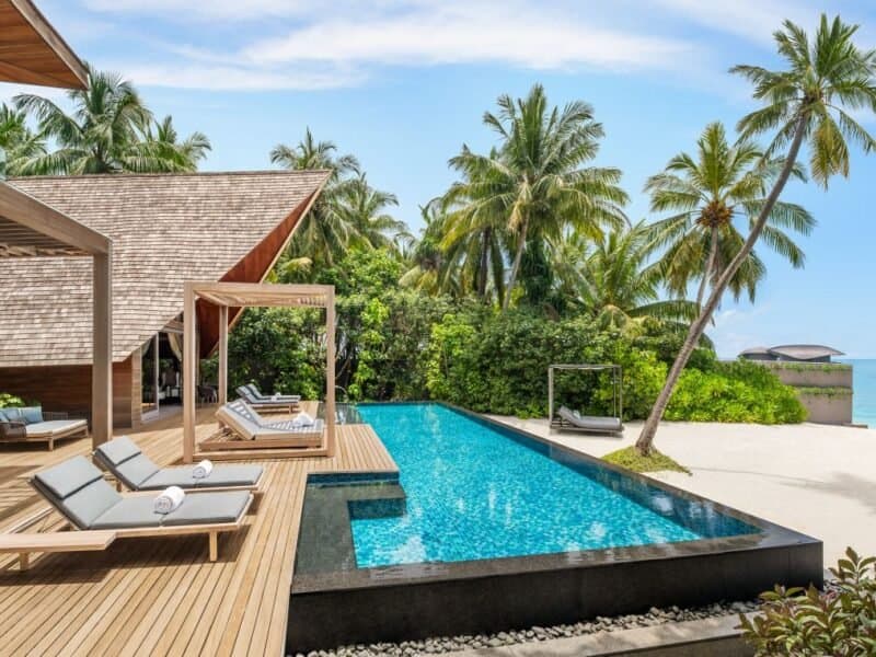 Knickerbocker Villa - Elegant 1-guest oceanfront accommodation at The St. Regis Maldives Vommuli Resort featuring premium furnishings and stunning Maldives views