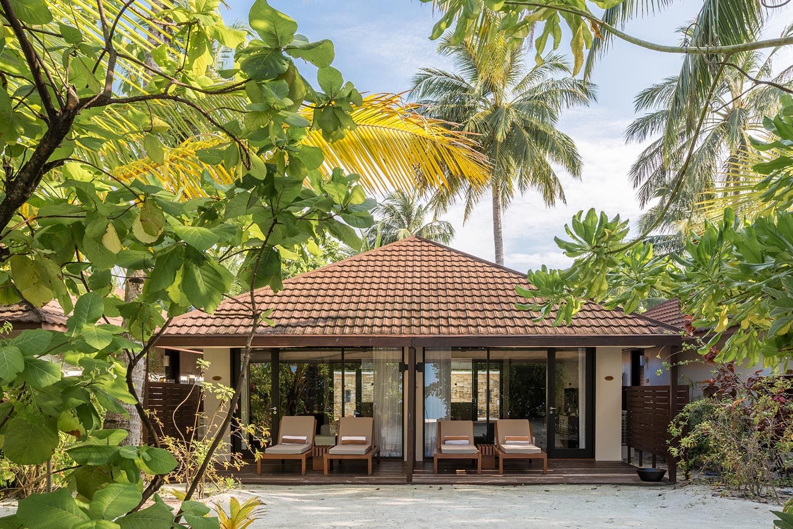 Beach Family Villa - Lily Beach Resort & Spa