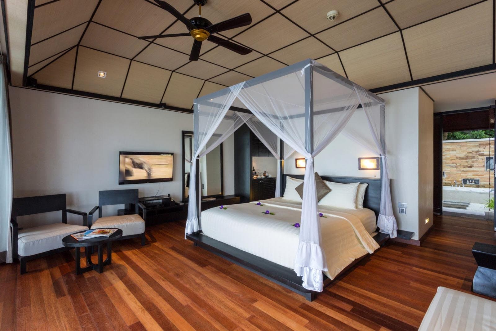 Lagoon Villas - Lily Beach Resort & Spa