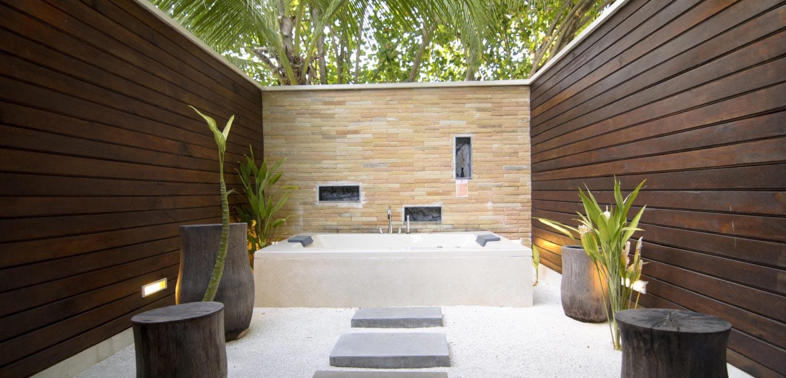 Lagoon Villas - Lily Beach Resort & Spa
