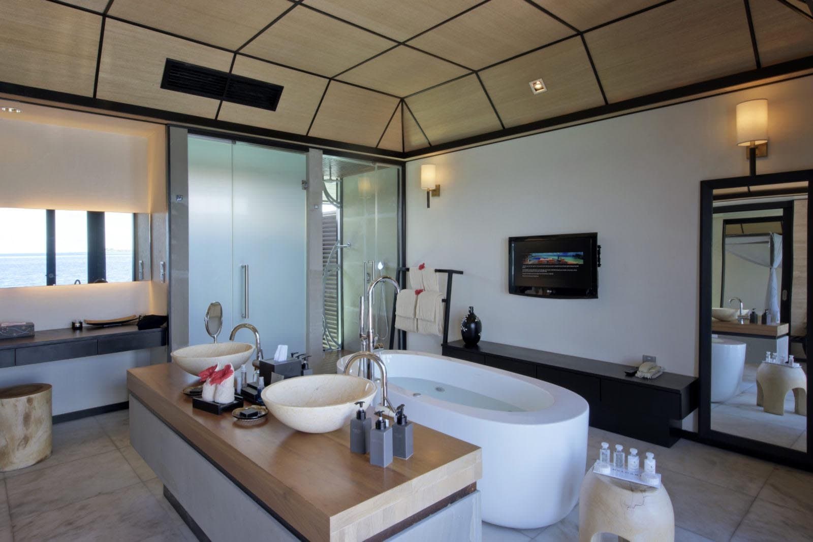 Deluxe Water Villas - Image 2