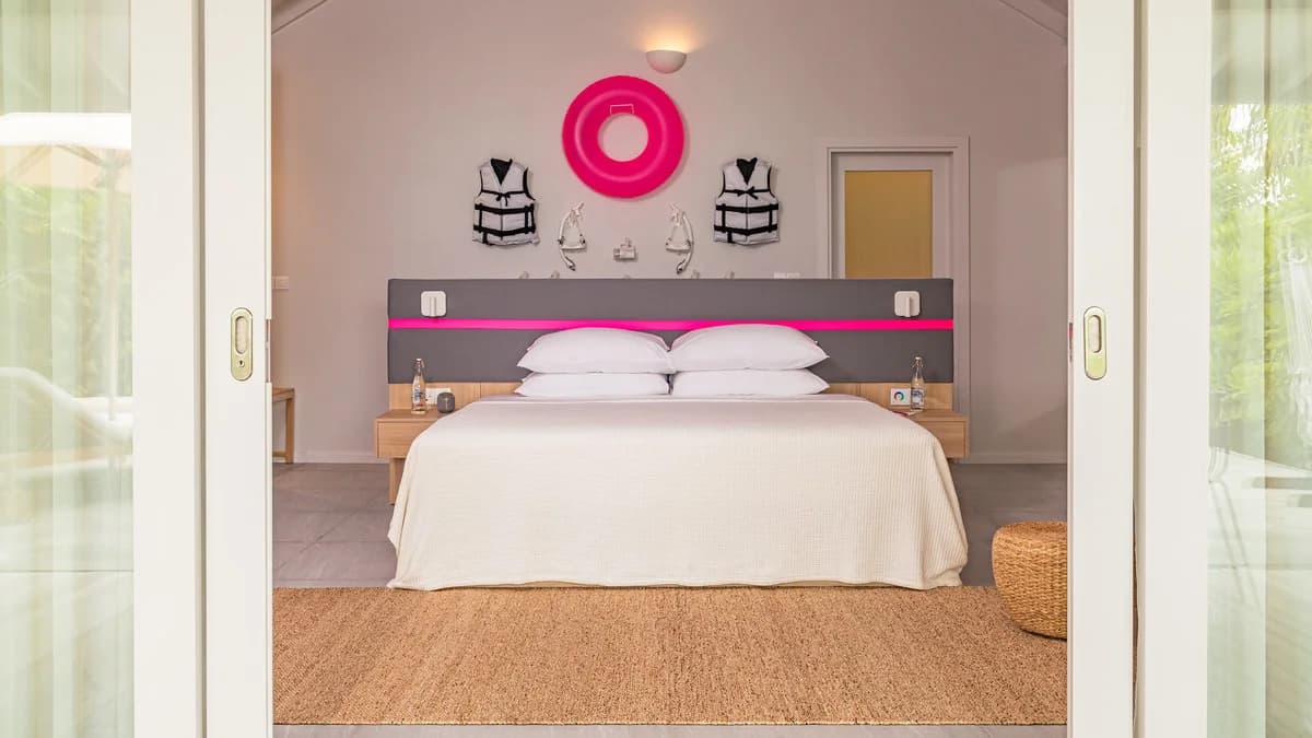 Lagoon Beach Pool Villa - The Standard Huruvalhi Maldives