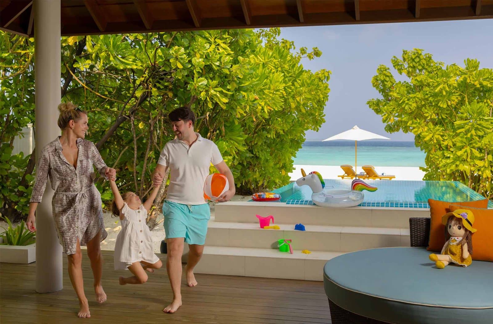 Family Beach Villas with Pool - Emerald Faarufushi