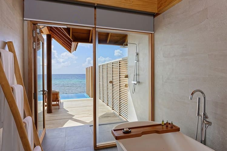Superior Water Villas with Pool - Emerald Faarufushi