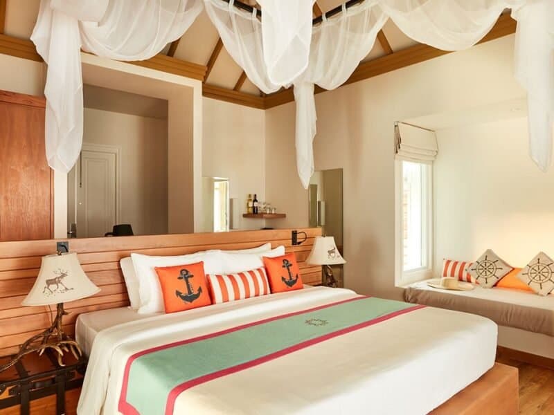 Dolphin Ocean Villa with Pool - Image 3