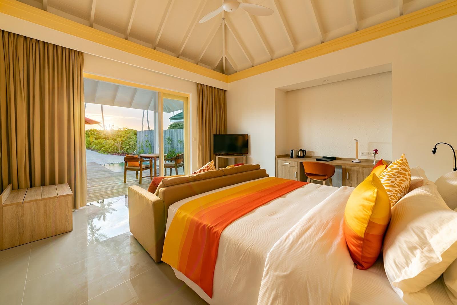 Sunset Pool Beach Villa - Image 2