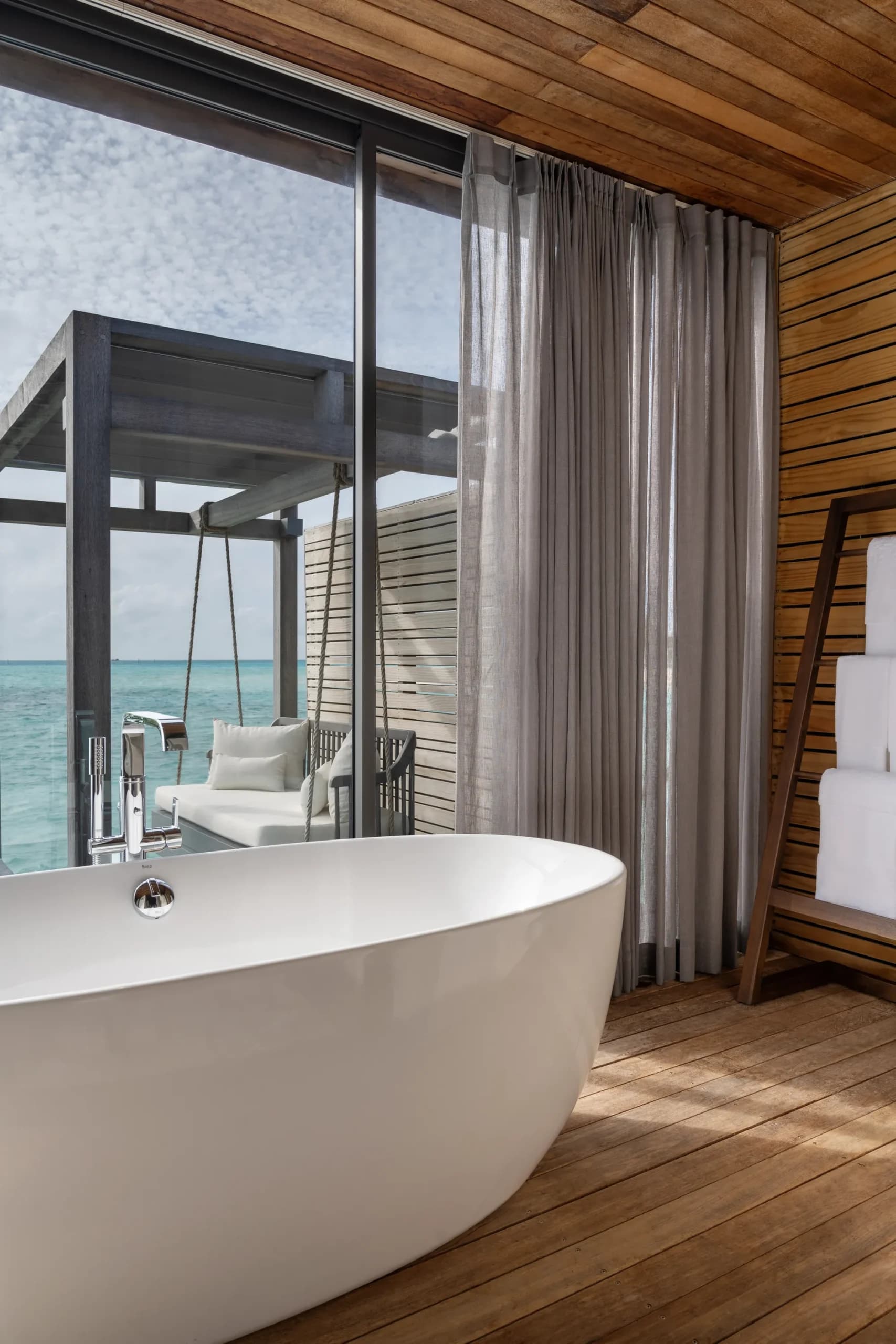 Aqua Pool Villa - Madifushi Private Island