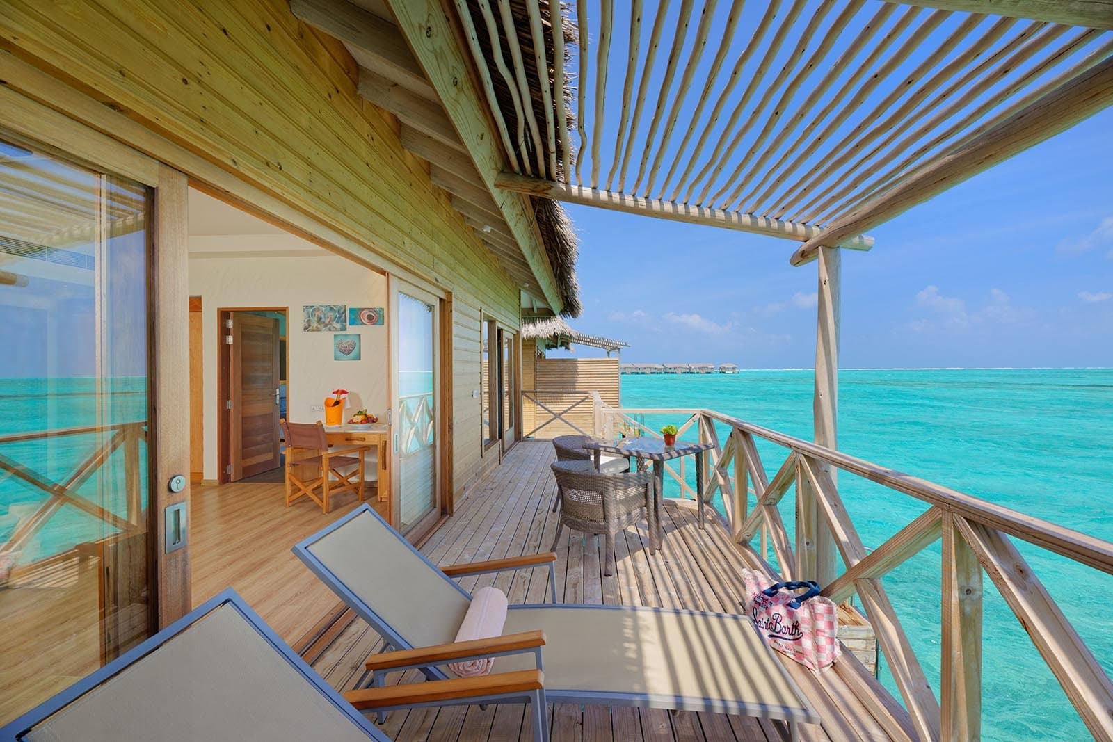 Aqua Suite with Slide - Image 3