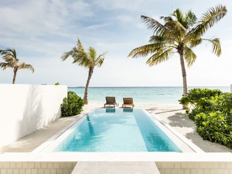 Grand Beach Suite with Pool - Image 2