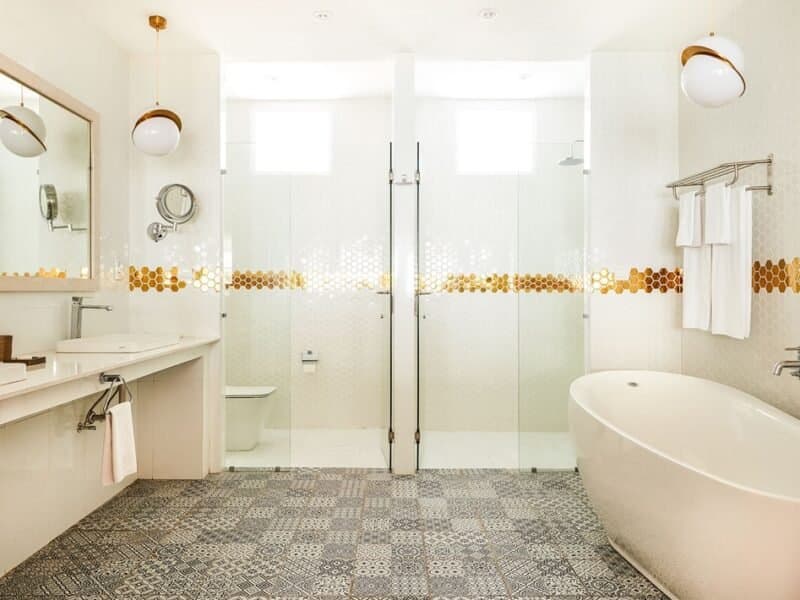 Grand Water Villa with Pool - Image 3