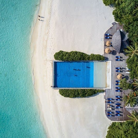 Dhoni Bar - Sophisticated fine dining restaurant at Sun Siyam Olhuveli featuring elegant tropical ambiance and gourmet cuisine