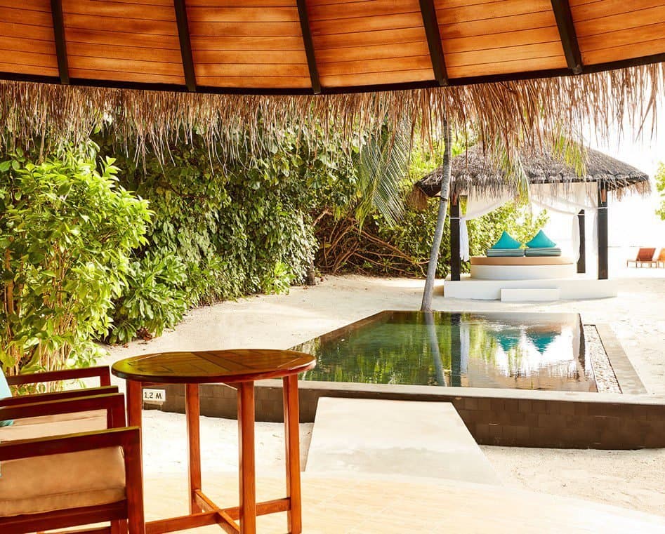 Deluxe Beach Villa with Pool - Image 3