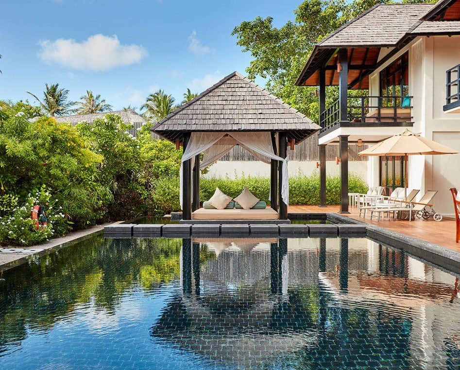 Celebrity Retreat - Image 4