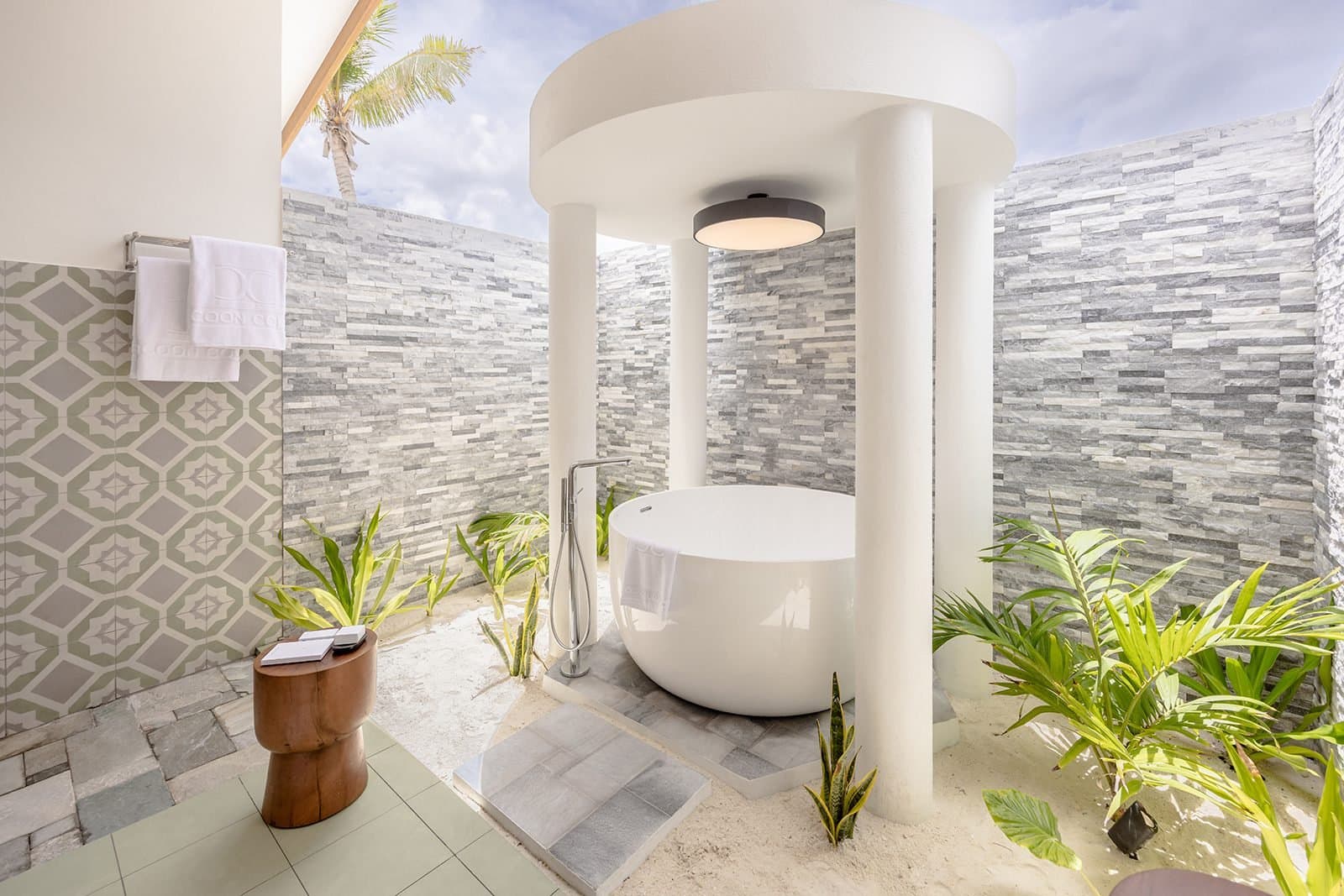 Beach Suite With Pool - Image 2