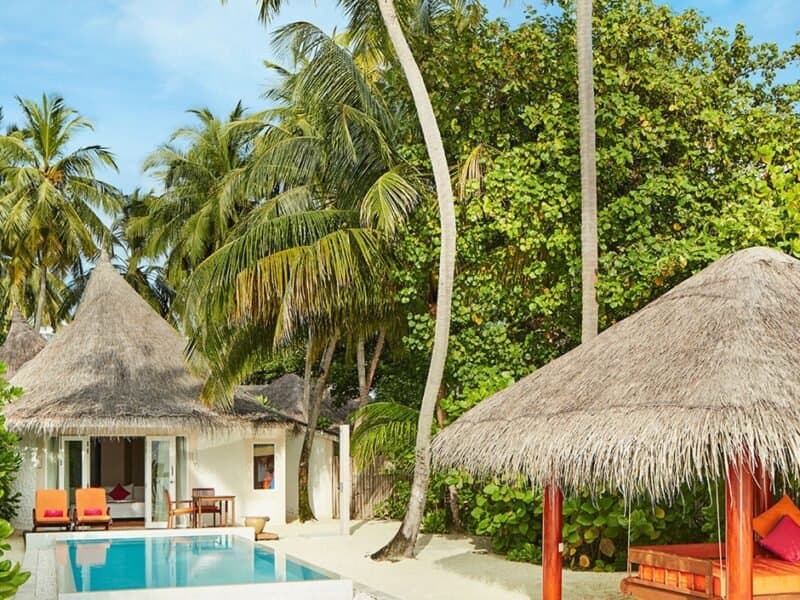 Beach Villa with Pool - Image 2