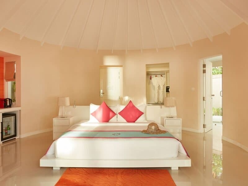 Jacuzzi Deluxe Beach Villa - Image 2