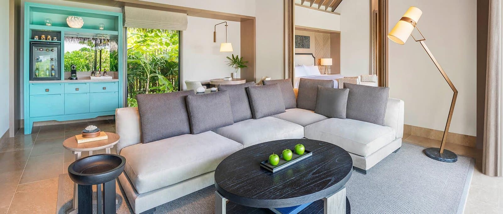 Two Queen Bedded Grand Reef Villa with Pool - Image 2