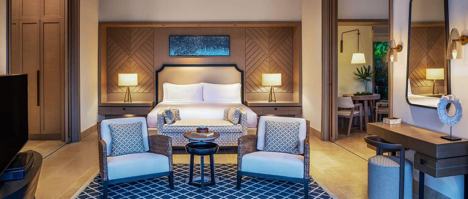 King Grand Beach Villa with Pool - Image 2