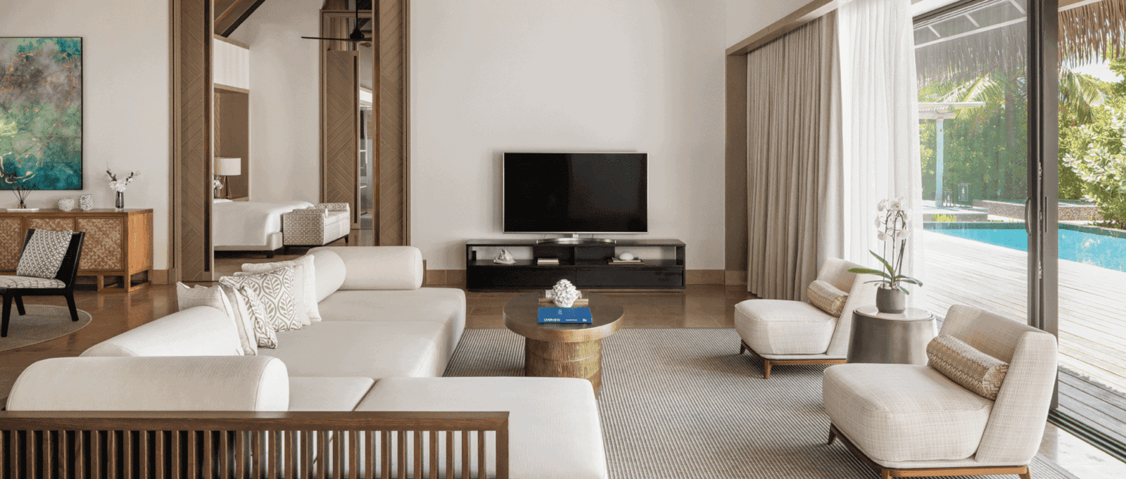 Three Bedroom Grand Beach Villa with Pool - Image 3