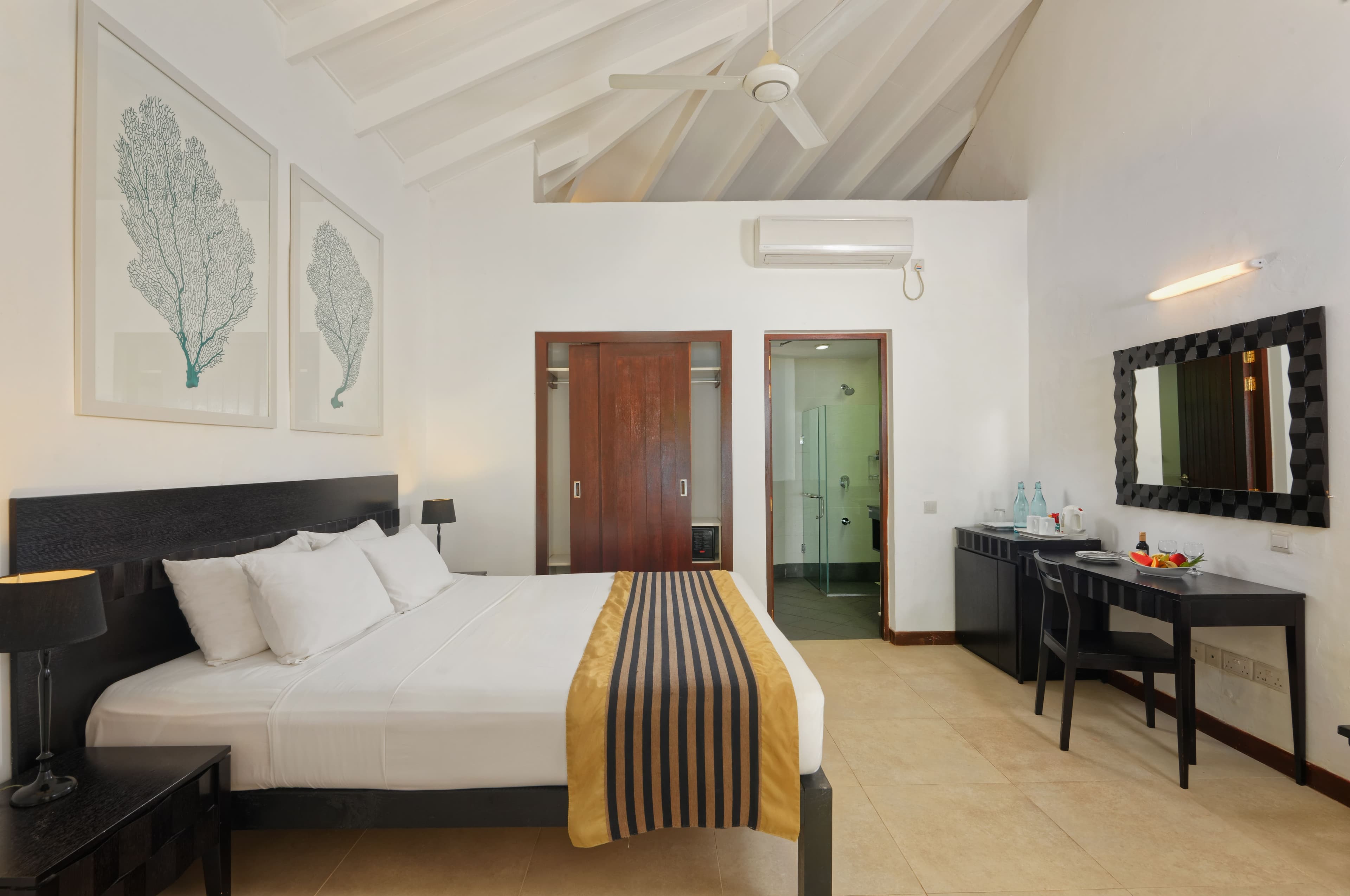 Superior Beach Bunglow - Image 7