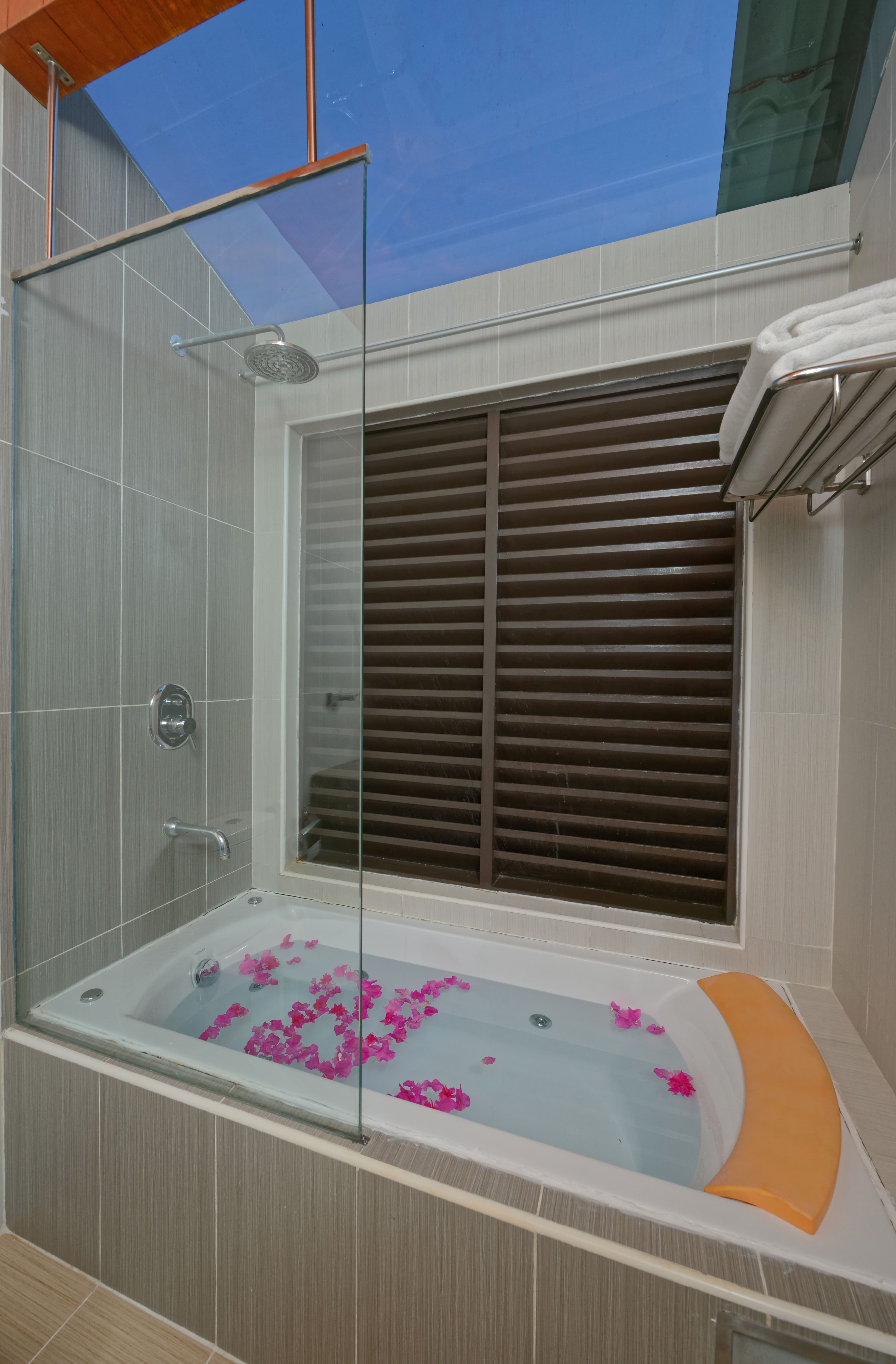 Water Villa - Image 8