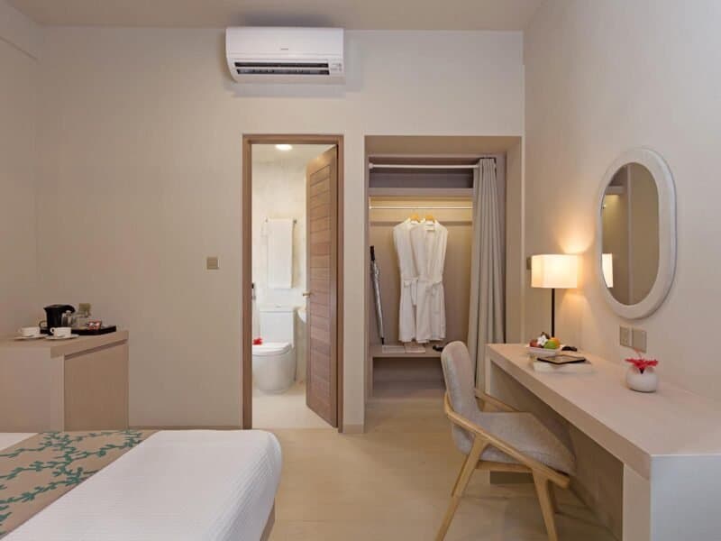 Malahini Kuda Bandos Resort - Image 4