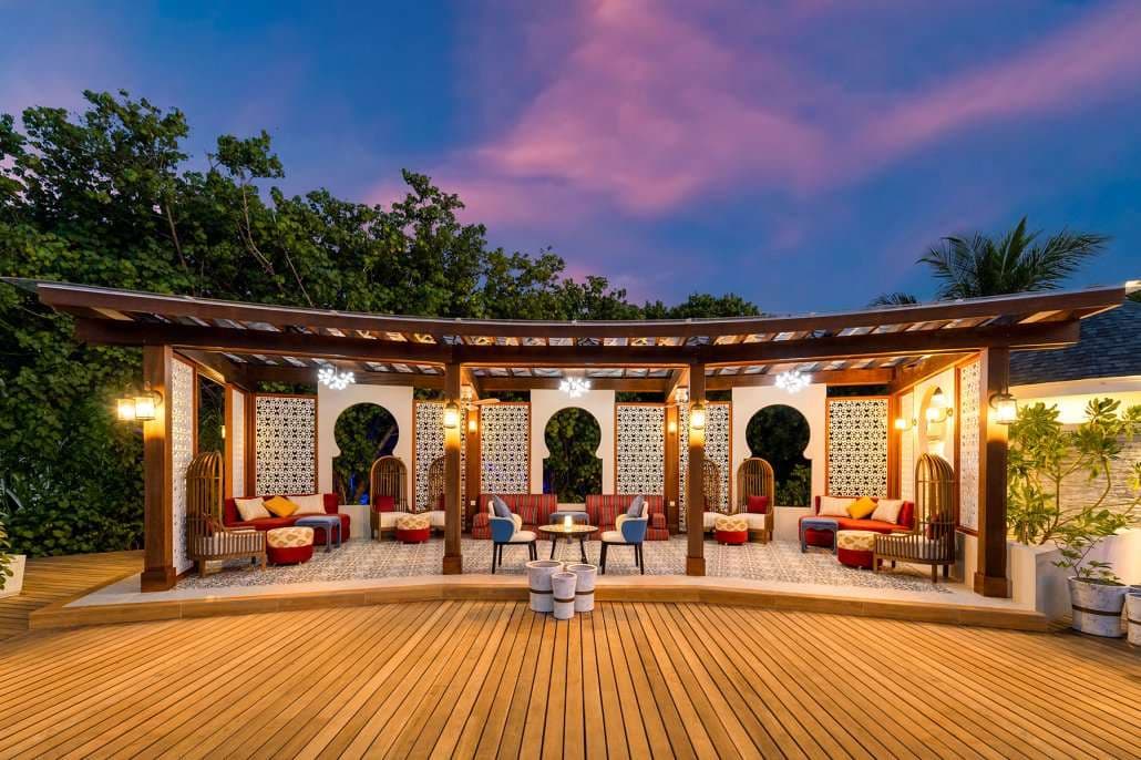 Oasis Restaurant, Bar & Lounge