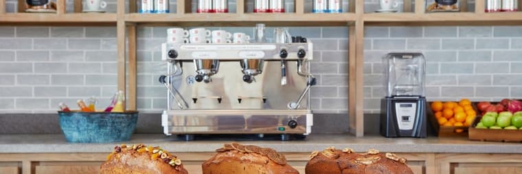 Waves Café - Image 2
