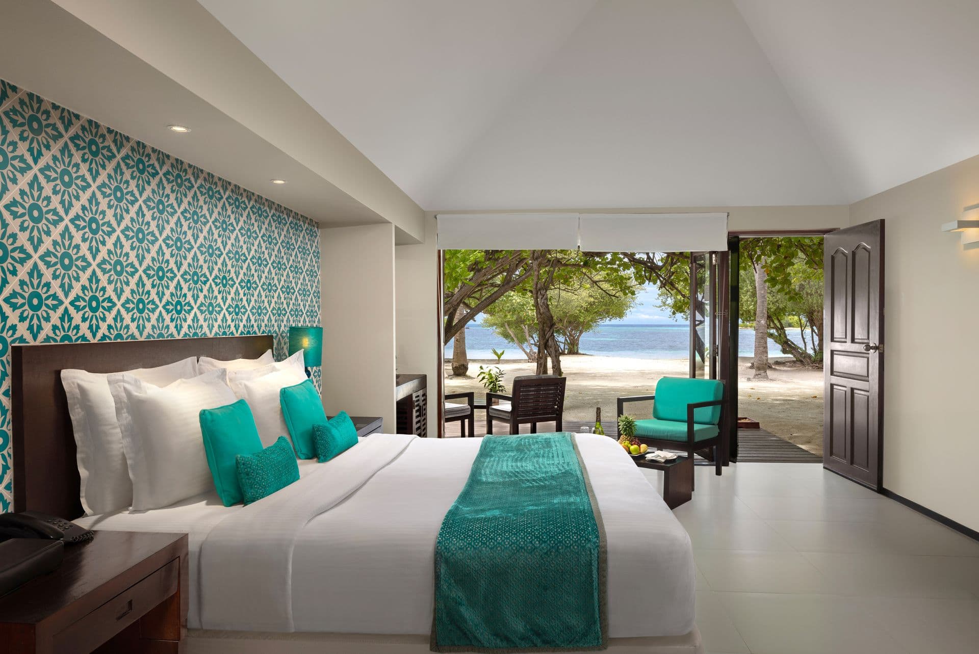 Deluxe Beach Villa - Image 3